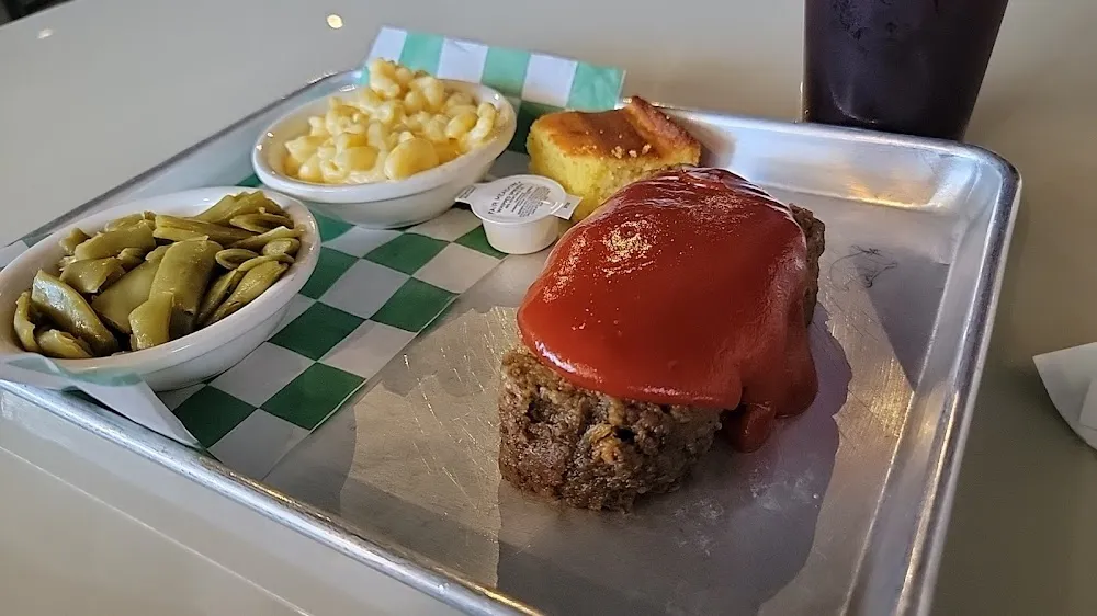Meatloaf with Greenbeans Mac and Cheese